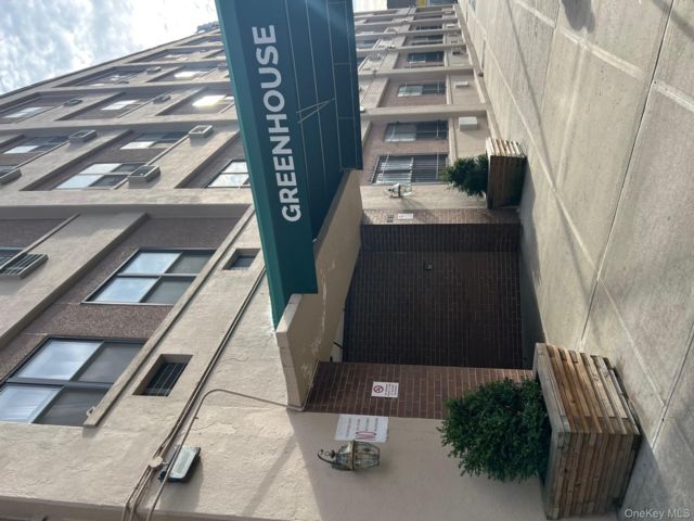 Studio,  1.00 BTH &nbsp;Other style home in Elmhurst