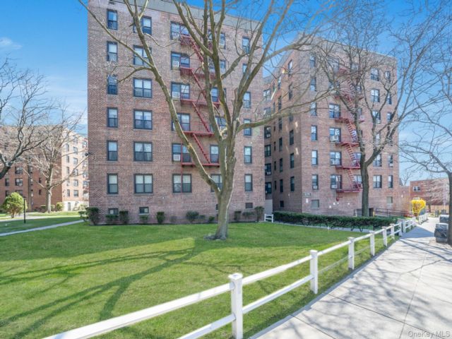 [Woodhaven Real Estate, listing number 7272484]