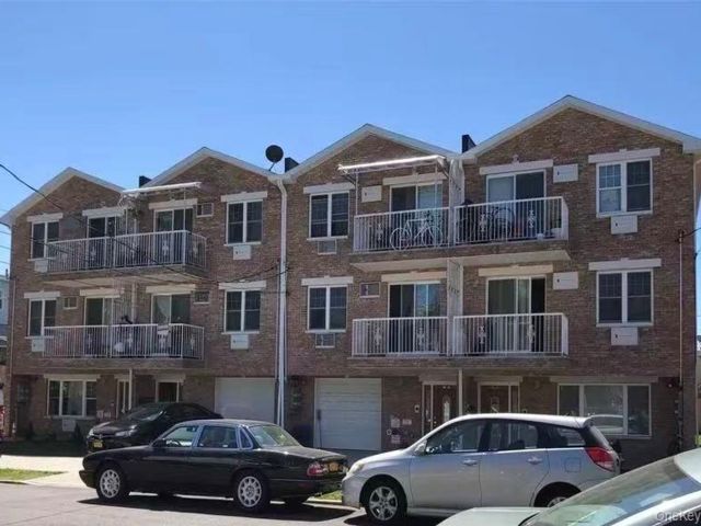 Studio,  0.00 BTH &nbsp;House style home in Woodside