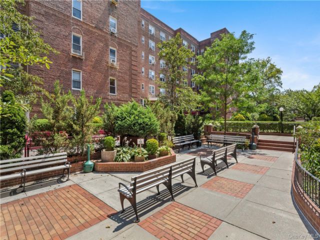  1 BR,  1.00 BTH &nbsp;Other style home in Rego Park