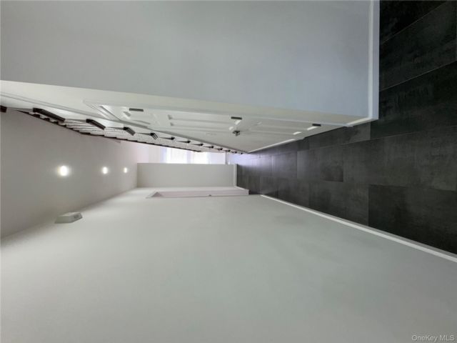 [PHOTO]