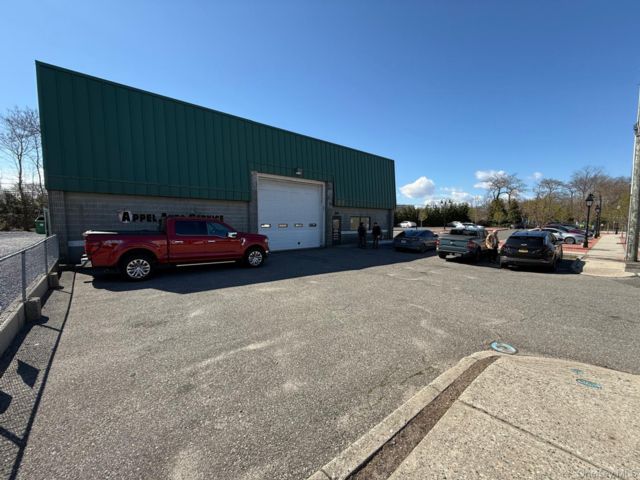 Studio,  0.00 BTH &nbsp;Commercial style home in Port Jefferson