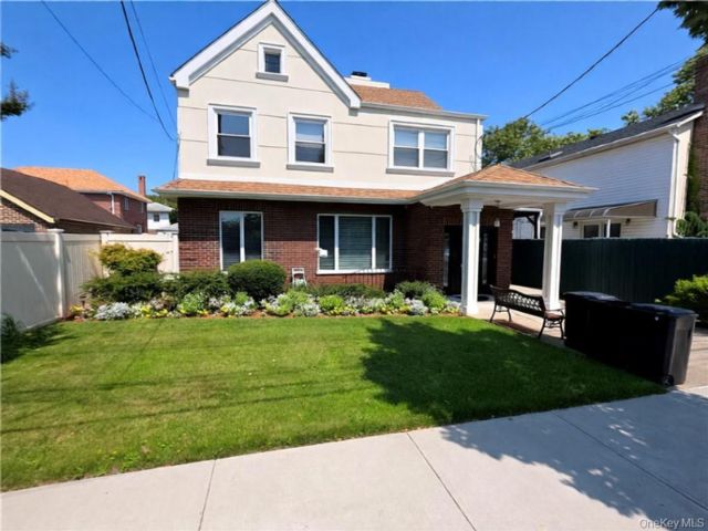  4 BR,  2.00 BTH &nbsp;Colonial style home in Mill Basin