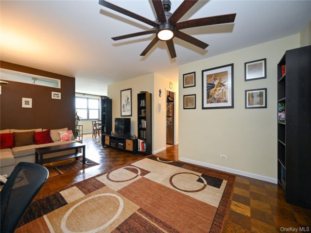  3 BR,  2.00 BTH &nbsp;Other style home in Forest Hills