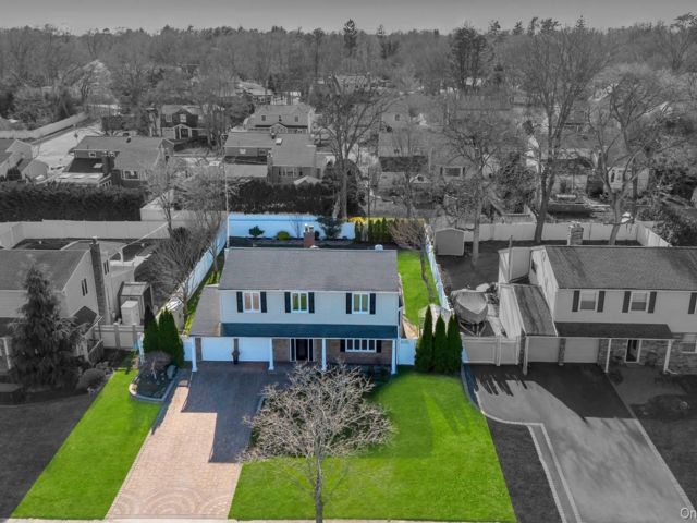  4 BR,  3.00 BTH &nbsp;Colonial style home in Nesconset