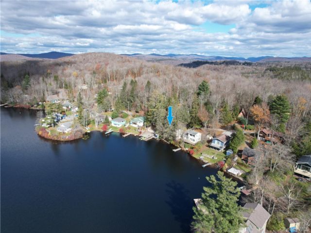  2 BR,  1.00 BTH &nbsp;Cabin style home in Parksville