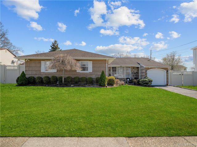 [Port Jefferson Station Real Estate, listing number 7272878]