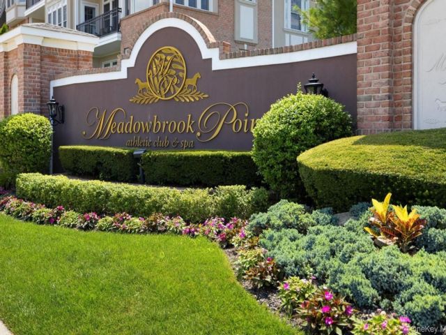 [Westbury Real Estate, listing number 7273002]