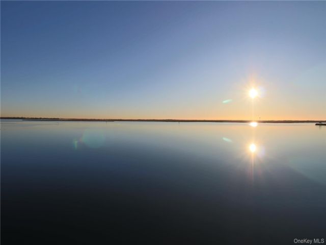 [PHOTO]