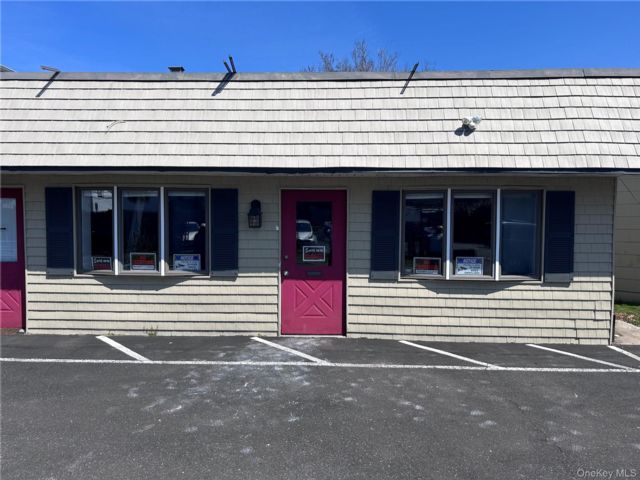 Studio,  0.00 BTH &nbsp;House style home in Huntington