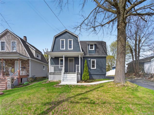  3 BR,  2.00 BTH &nbsp;Farmhouse style home in Newburgh