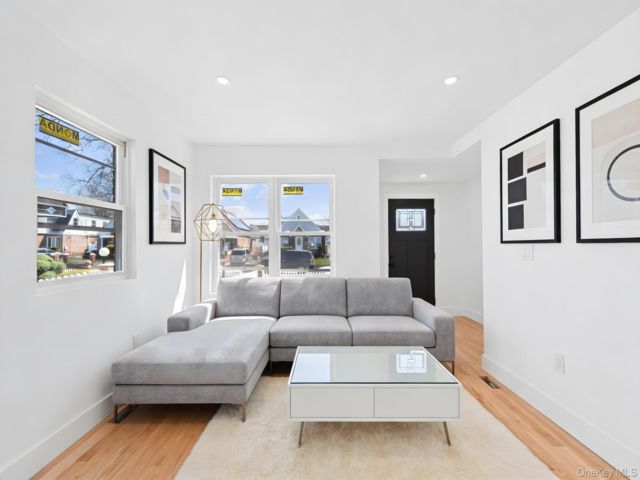  4 BR,  2.00 BTH &nbsp;Cape cod style home in Laurelton