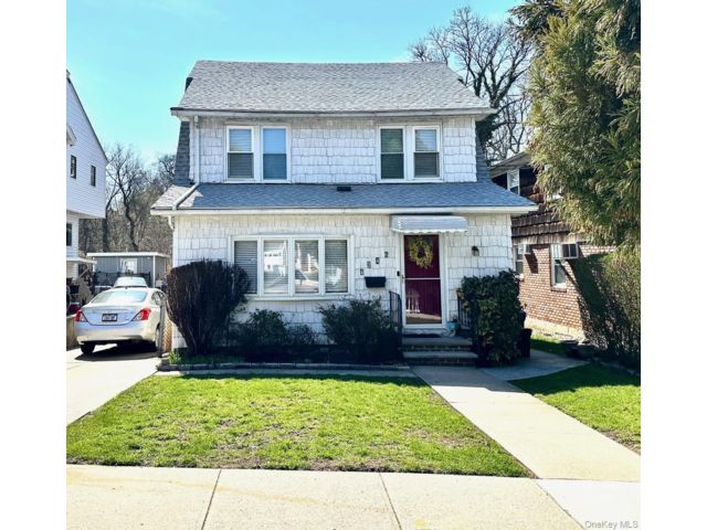 Studio,  0.00 BTH &nbsp;Cape cod style home in Little Neck