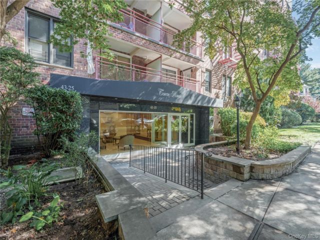  1 BR,  1.00 BTH &nbsp;Other style home in Little Neck