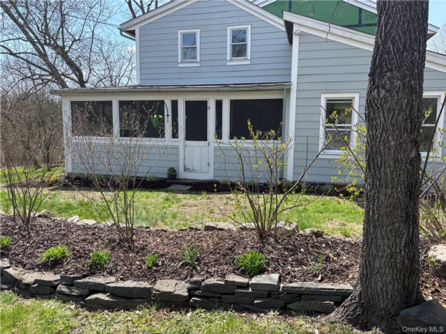  3 BR,  2.00 BTH &nbsp;Farmhouse style home in New Paltz