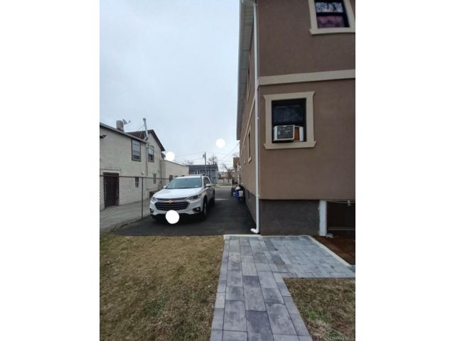 [PHOTO]