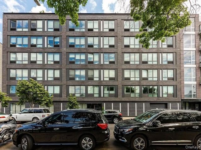 1 BR,  1.00 BTH &nbsp;Other style home in Long Island City