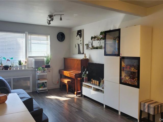  1 BR,  1.00 BTH &nbsp;Garden style home in Flushing