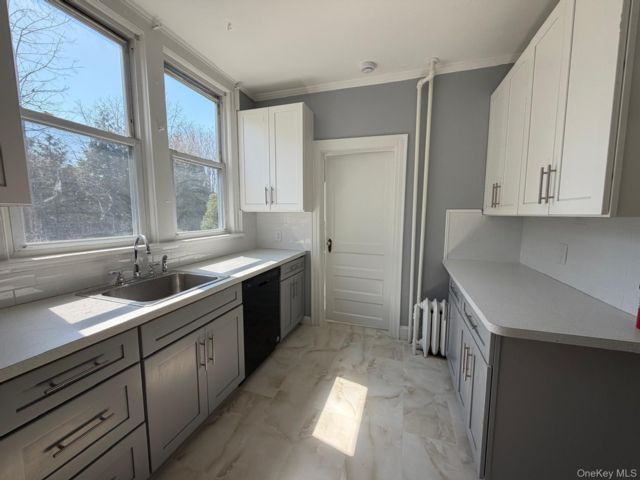  2 BR,  1.00 BTH &nbsp;Colonial style home in Lynbrook