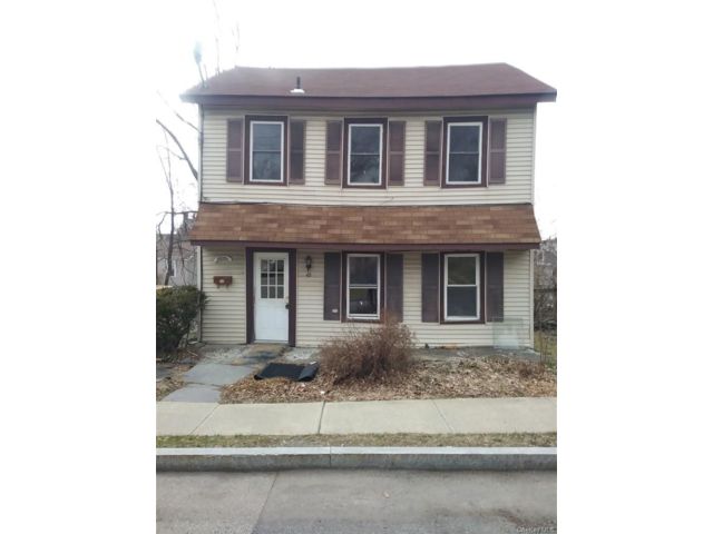  3 BR,  2.00 BTH &nbsp;Colonial style home in Walden