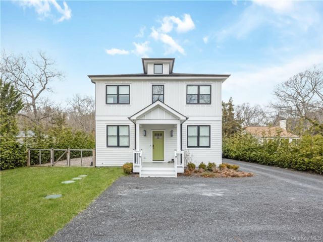  5 BR,  5.00 BTH &nbsp;Contemporary style home in Flanders