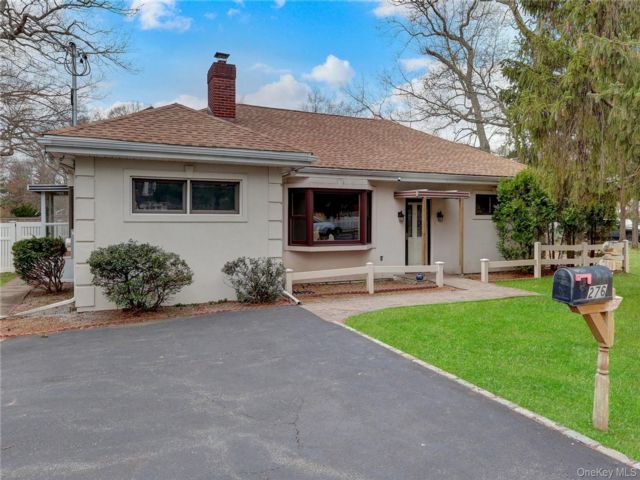  3 BR,  1.00 BTH &nbsp;Ranch style home in Saint James