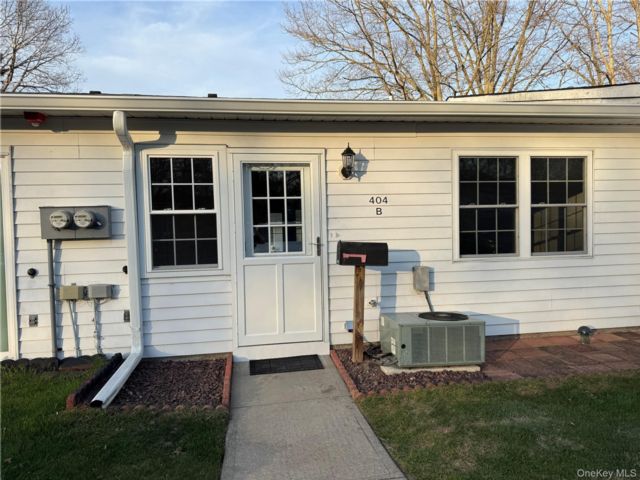  2 BR,  1.00 BTH &nbsp;Other style home in Ridge