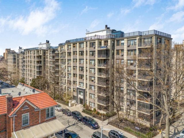  1 BR,  1.00 BTH &nbsp;Other style home in Rego Park