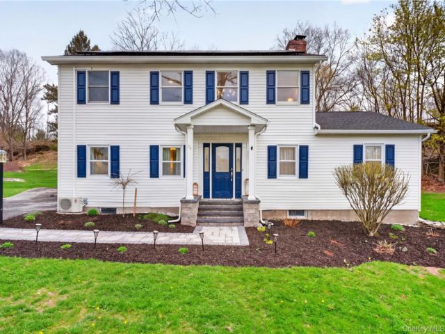  4 BR,  3.00 BTH &nbsp;Colonial style home in Marlboro