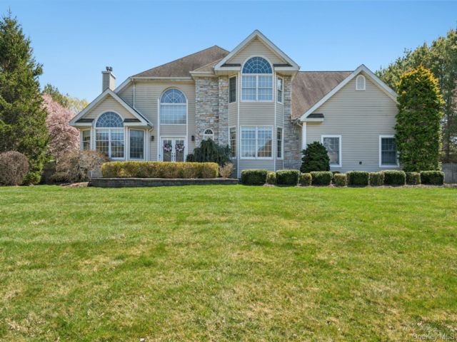  5 BR,  3.00 BTH &nbsp;Post modern style home in Miller Place