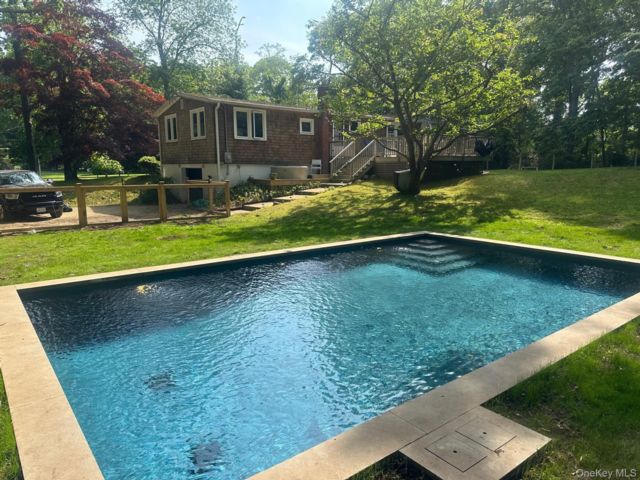  4 BR,  2.00 BTH &nbsp;Ranch style home in Shelter Island