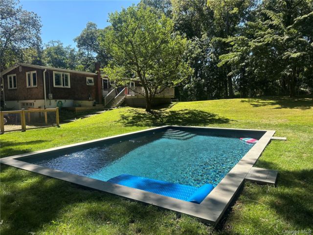 [PHOTO]