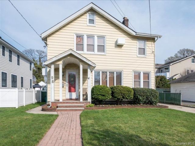 [Lynbrook Real Estate, listing number 7274428]