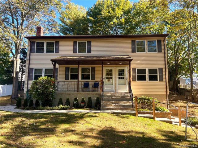  3 BR,  1.00 BTH &nbsp;Colonial style home in East Northport