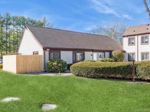 [Middle Island Real Estate, listing number 7274451]