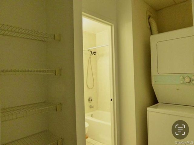 [PHOTO]