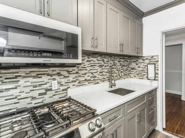  2 BR,  1.00 BTH &nbsp;Other style home in Jackson Heights