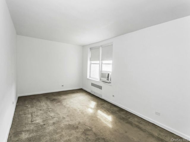 [PHOTO]