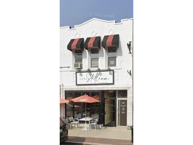  1 BR,  1.00 BTH &nbsp;Other style home in Farmingdale