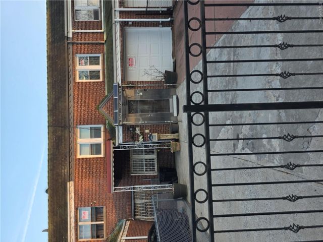 [Woodhaven Real Estate, listing number 7274622]