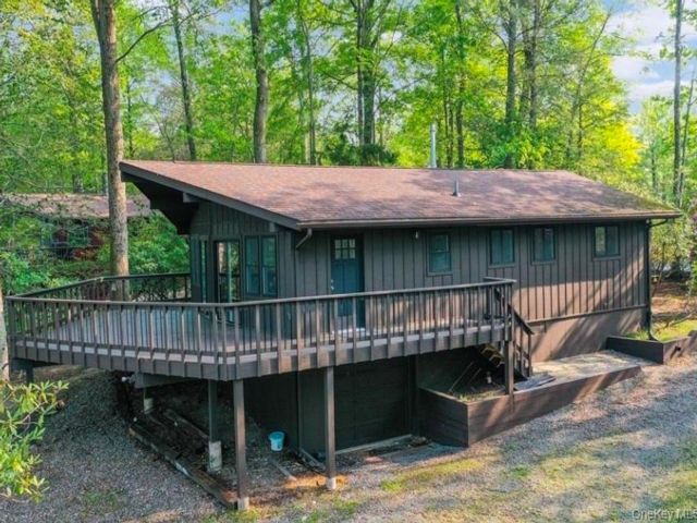  3 BR,  2.00 BTH &nbsp;A-frame style home in Rock Hill