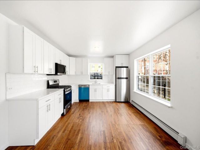  3 BR,  4.00 BTH &nbsp;A-frame style home in Yonkers