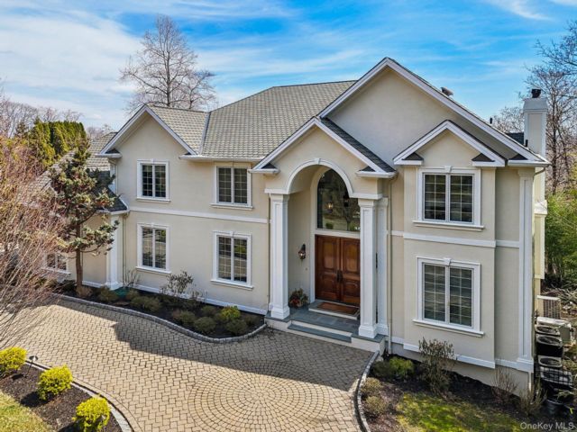  5 BR,  5.00 BTH &nbsp;Colonial style home in Nyack