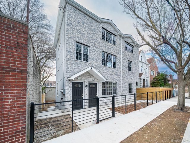 [Glendale Real Estate, listing number 7274773]