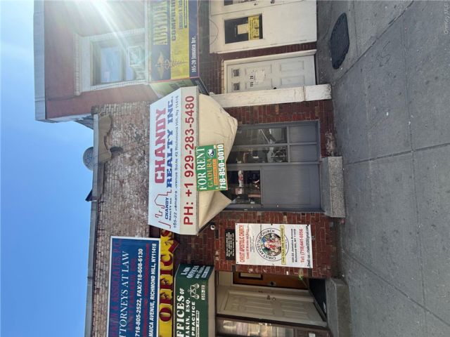 Studio,  0.00 BTH &nbsp;Commercial style home in Richmond Hill
