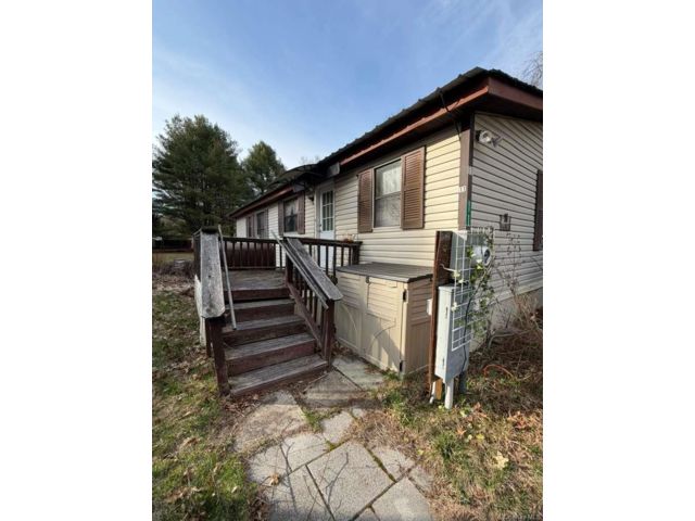  5 BR,  4.00 BTH &nbsp;Other style home in Thompsonville