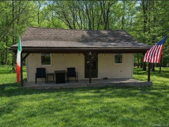  2 BR,  1.00 BTH &nbsp;Cottage style home in Salisbury Mills