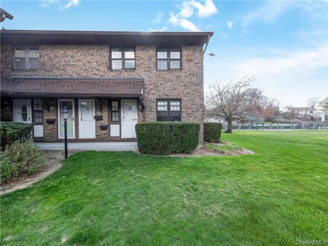  1 BR,  1.00 BTH &nbsp;Other style home in Copiague