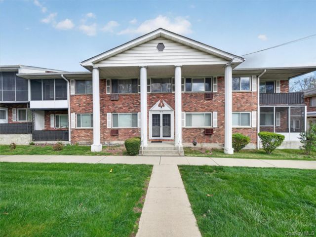  1 BR,  1.00 BTH &nbsp;Garden style home in New Windsor