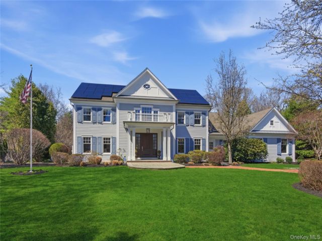  5 BR,  6.00 BTH &nbsp;Colonial style home in Cold Spring Harbor
